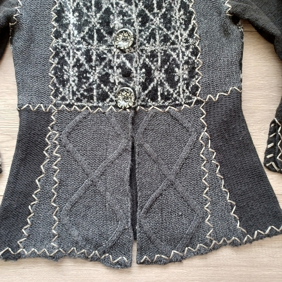 CURIO Black Gray Silver Large Button Detail Snap Front Cardigan Sweater - Picture 6 of 14